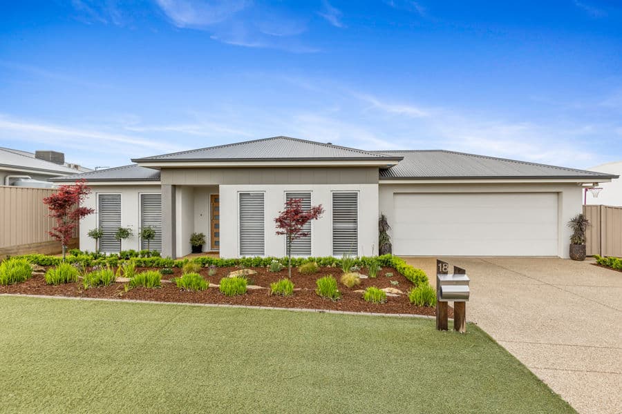 18 CHANG Avenue, Lloyd, Lloyd - Image 1
