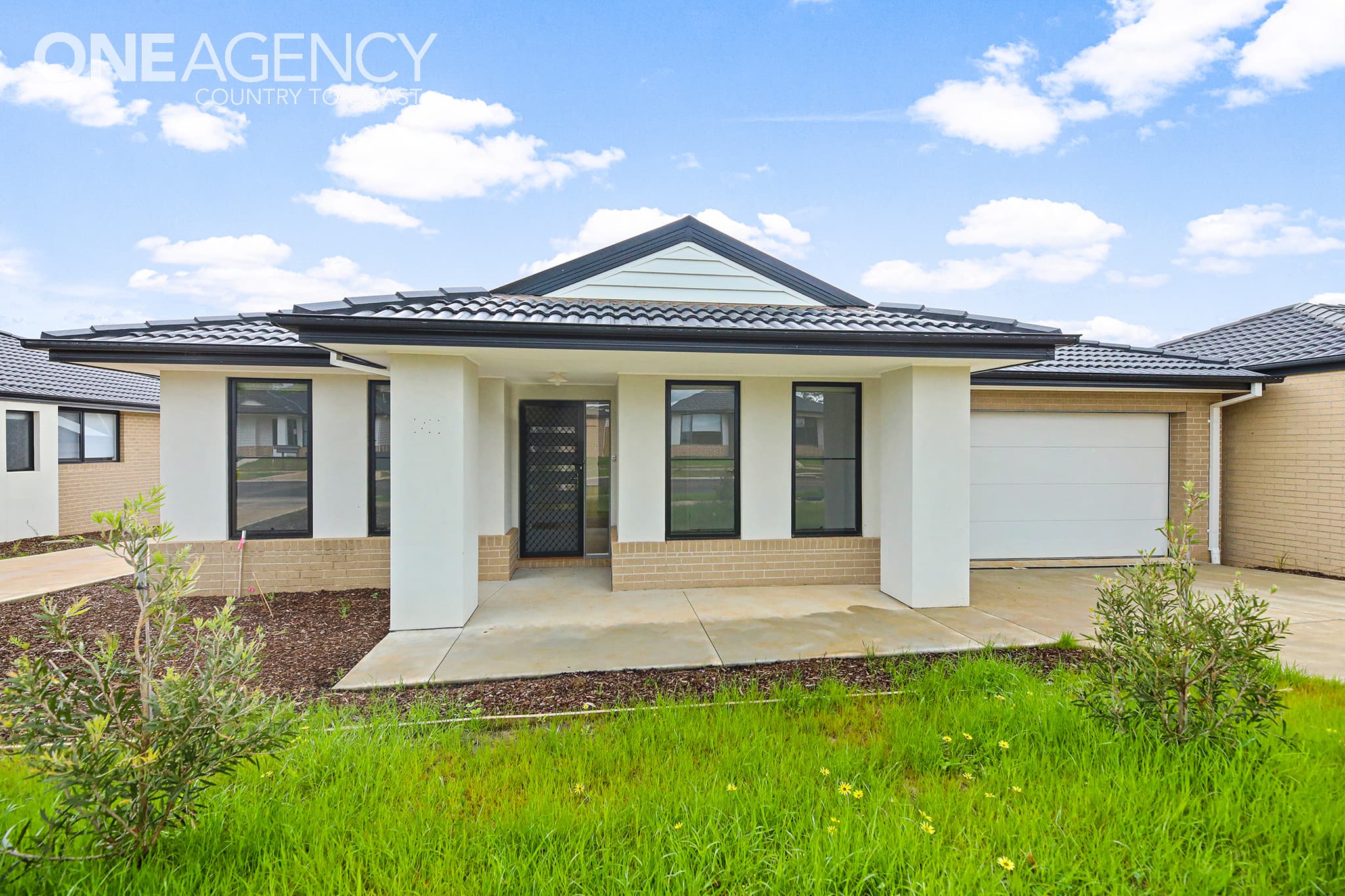 8/12 Mckindlay Street, Drouin, Drouin - Image 1