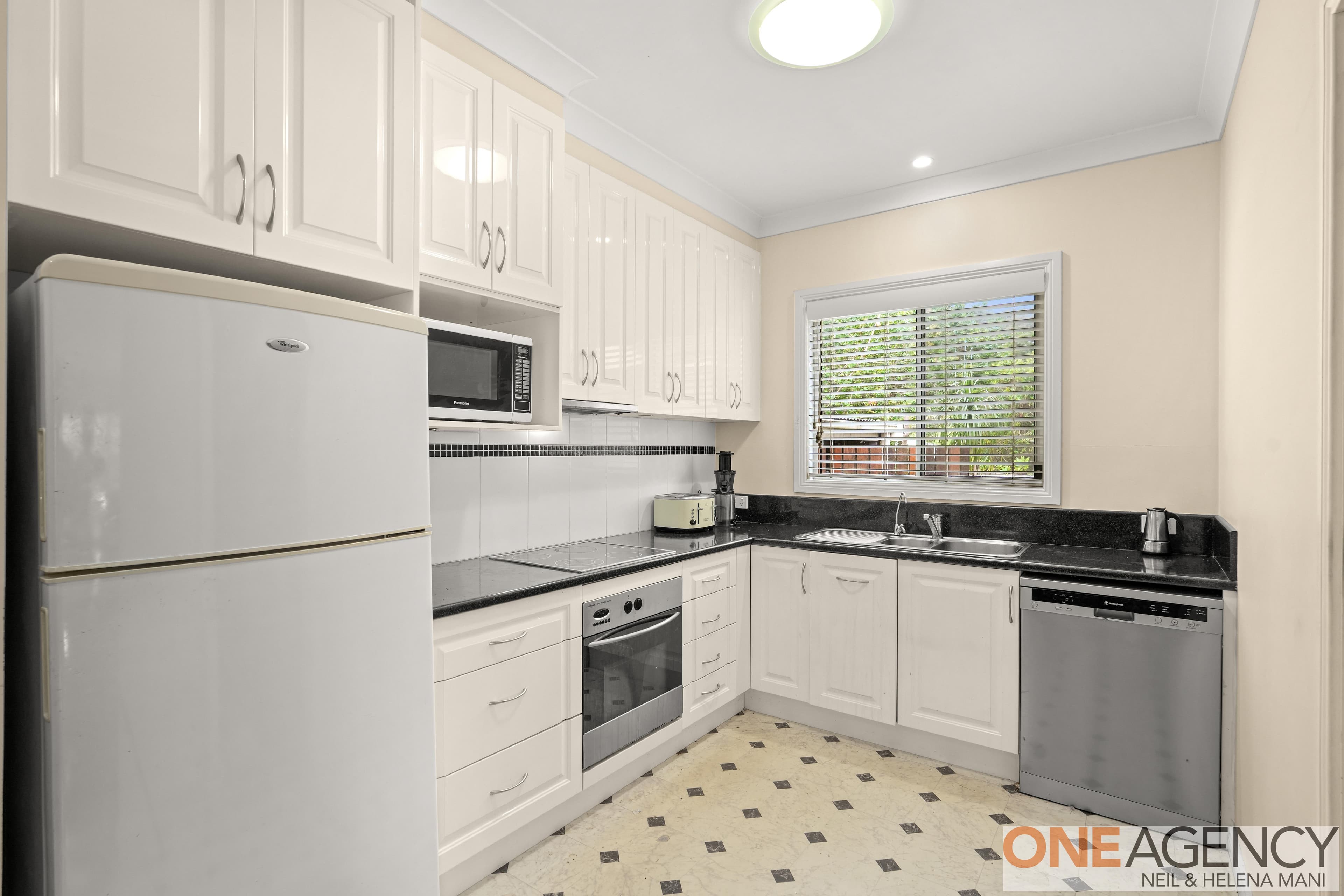 10 North Crescent, North Gosford, North Gosford - Thumbnail 3
