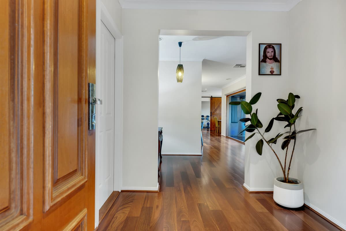 42 Fongeo Drive, Point Cook, Point Cook - Thumbnail 4