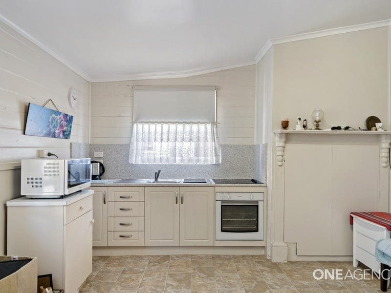 34 Strahan Street, South Burnie, South Burnie - Thumbnail 4