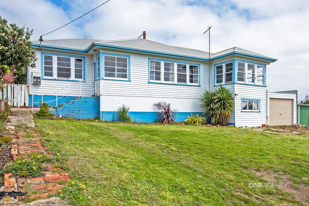16 Rougemont Street, Stanley, Stanley - Thumbnail 2