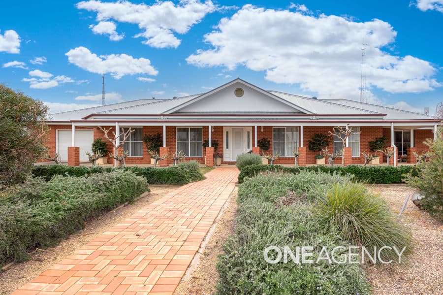 9 GALORE Street, Lockhart, Lockhart - Image 1