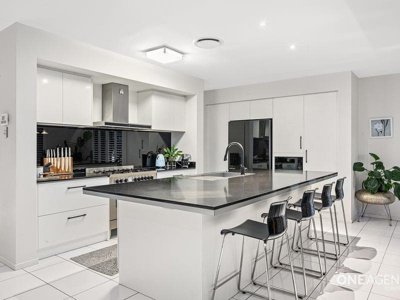 20 Myrtle Crescent, Brookwater, Brookwater - Thumbnail 3