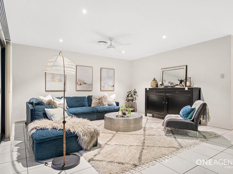 20 Myrtle Crescent, Brookwater, Brookwater - Thumbnail 5