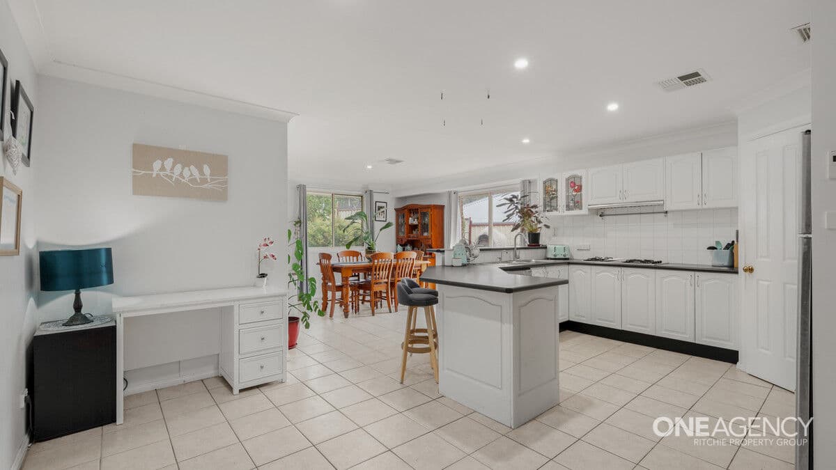 4 Roberts Parade, Hawkesbury Heights, Hawkesbury Heights - Thumbnail 4