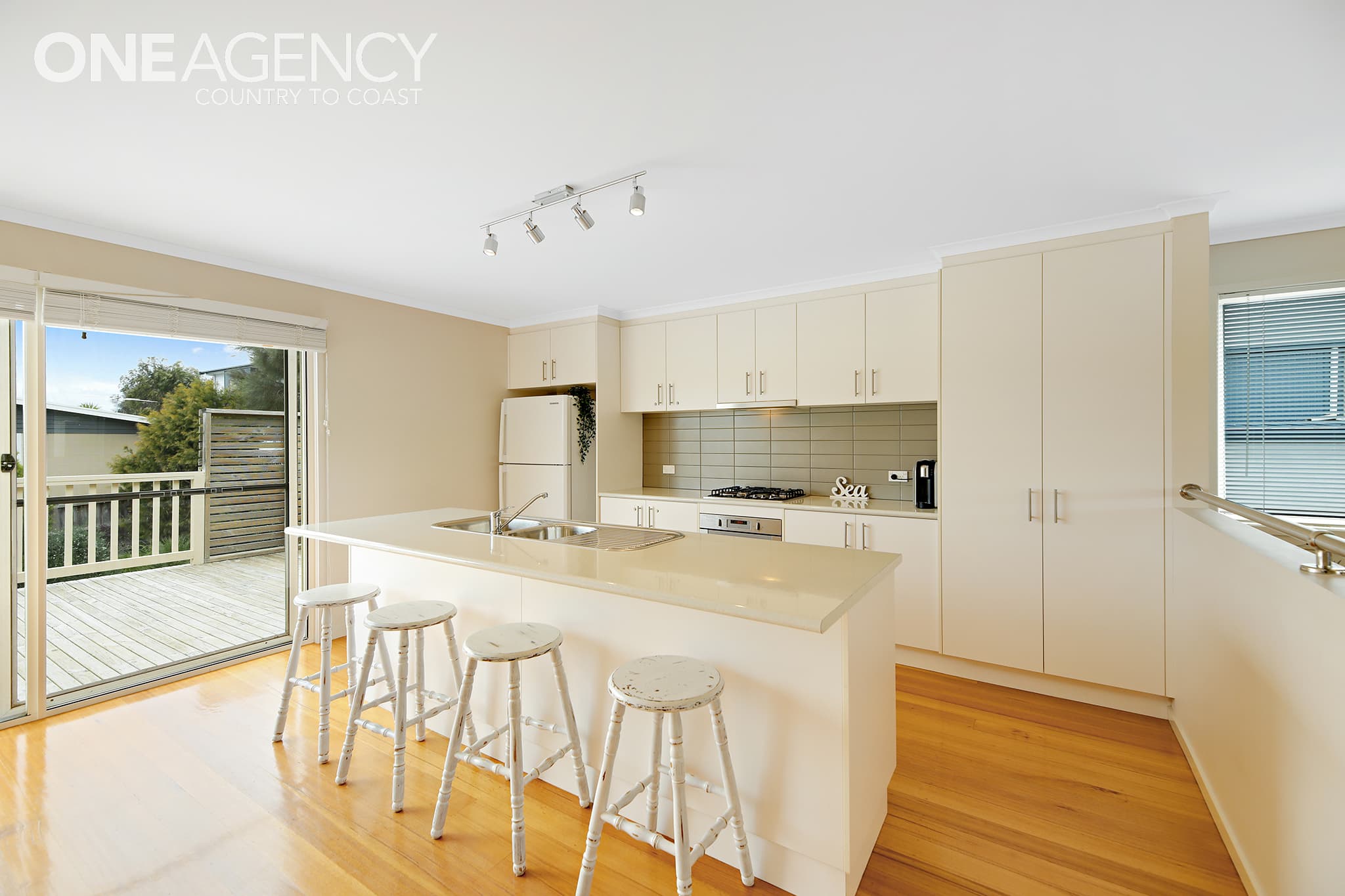 389 Settlement Road, Cowes, Cowes - Thumbnail 2