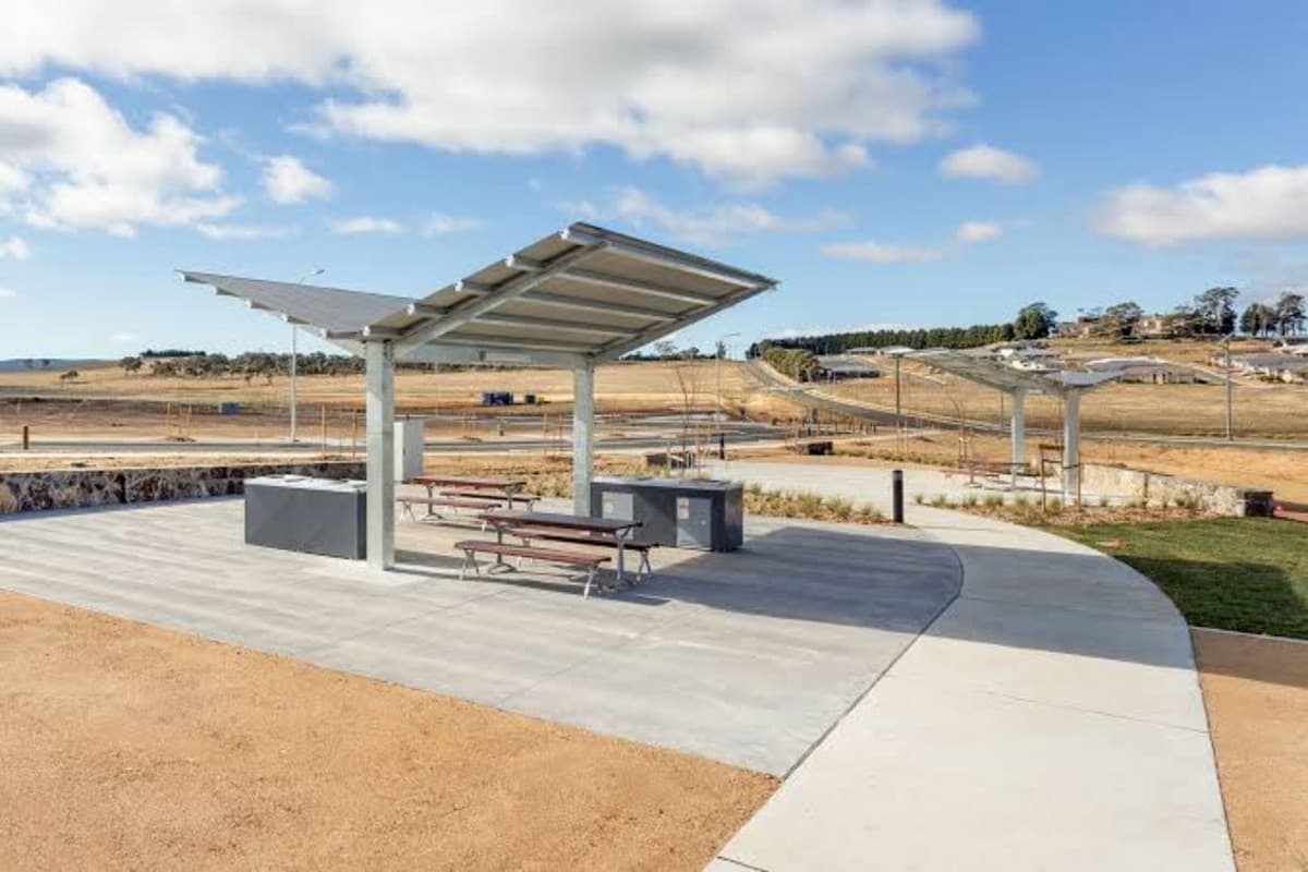 36 Bonneville Boulevarde, Goulburn, Goulburn - Thumbnail 4