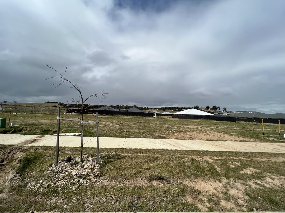 38 Bonneville Boulevarde, Goulburn, Goulburn - Thumbnail 2