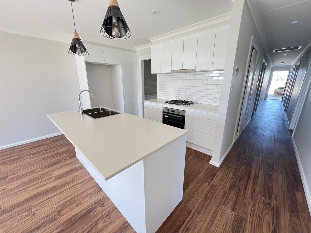 31 Quiberon Way, Goulburn, Goulburn - Thumbnail 2