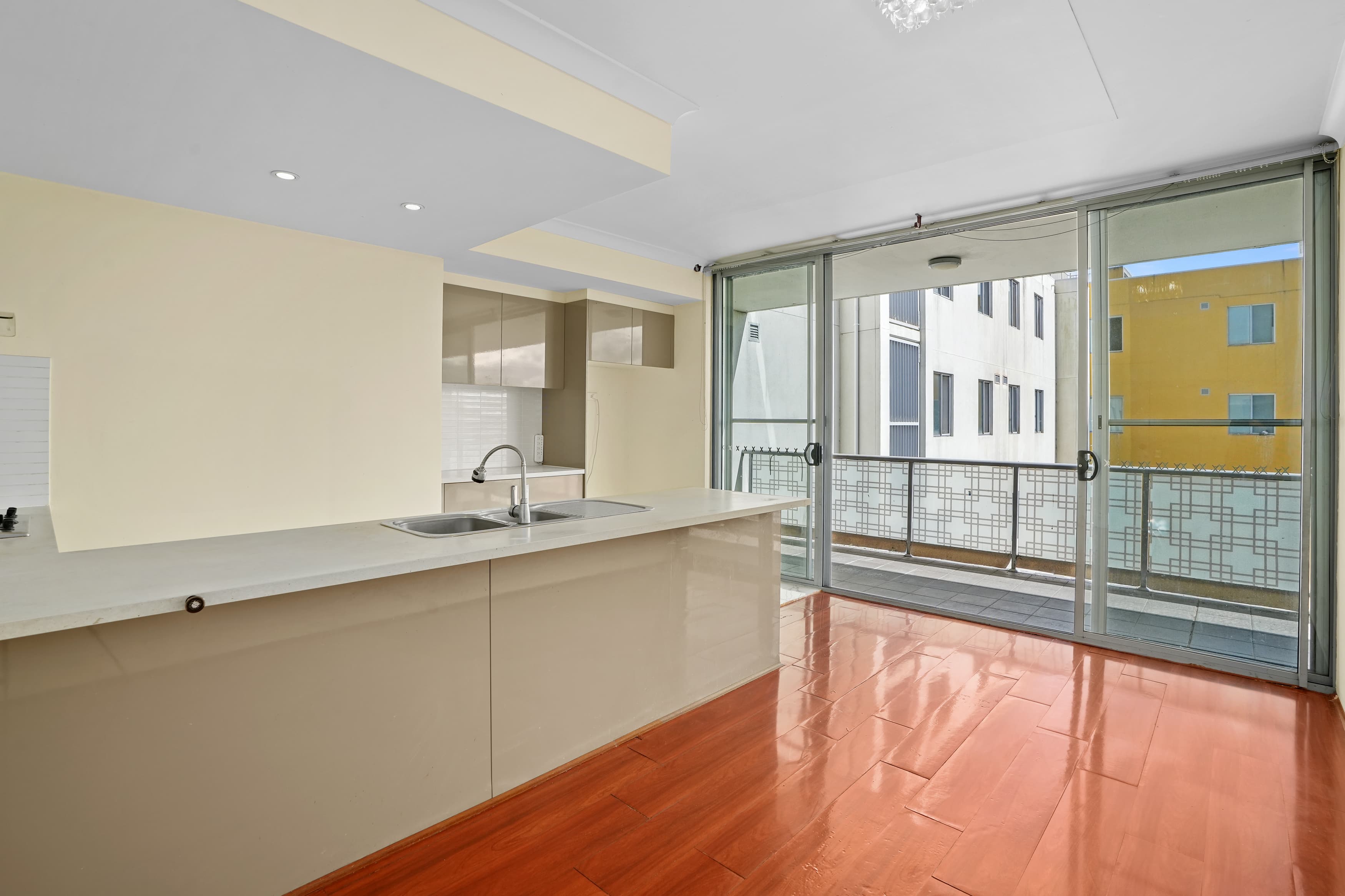 42/10-16 Castlereagh Street, Liverpool, Liverpool - Thumbnail 3