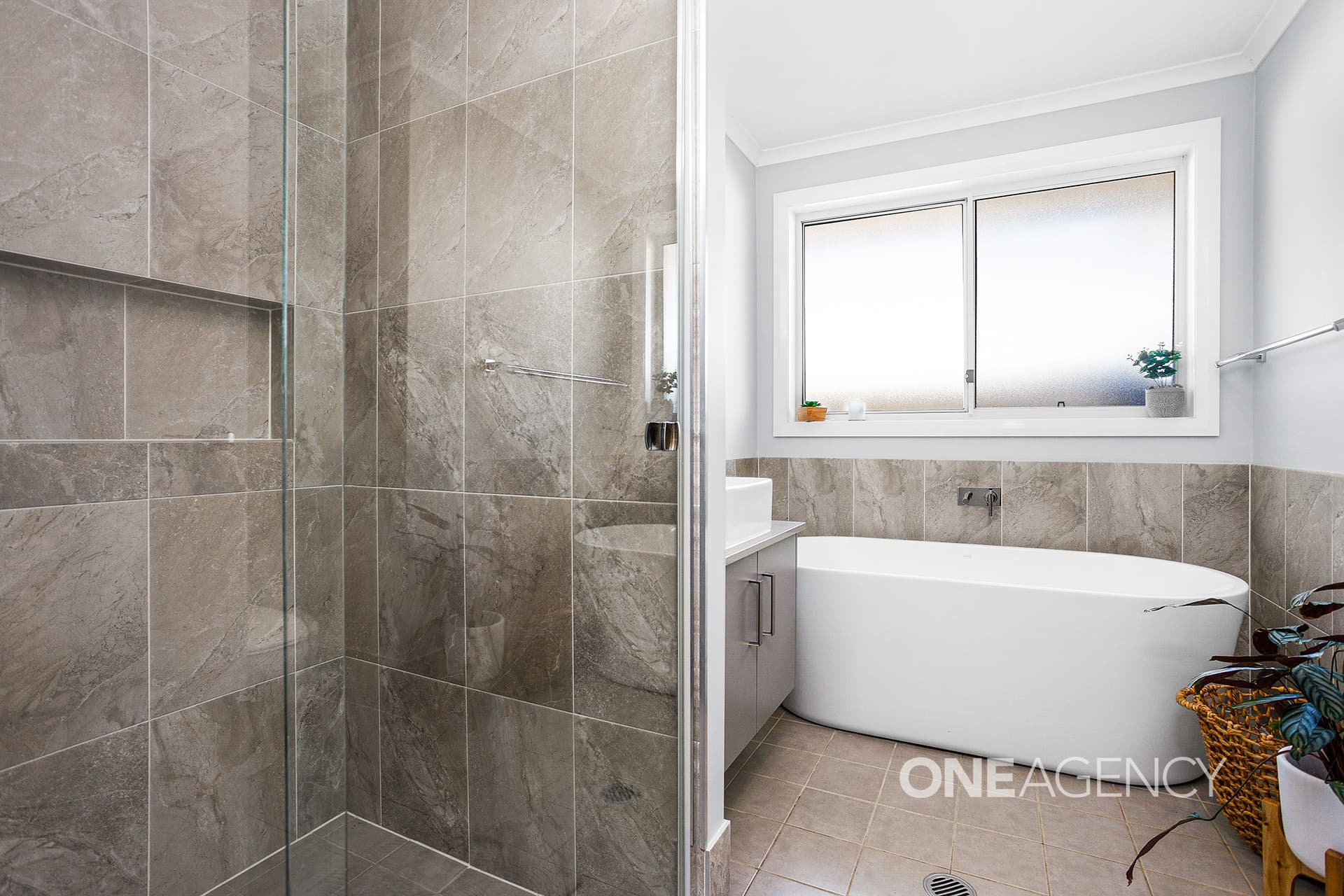 14 Brotheridge Avenue, Calderwood, Calderwood - Thumbnail 5