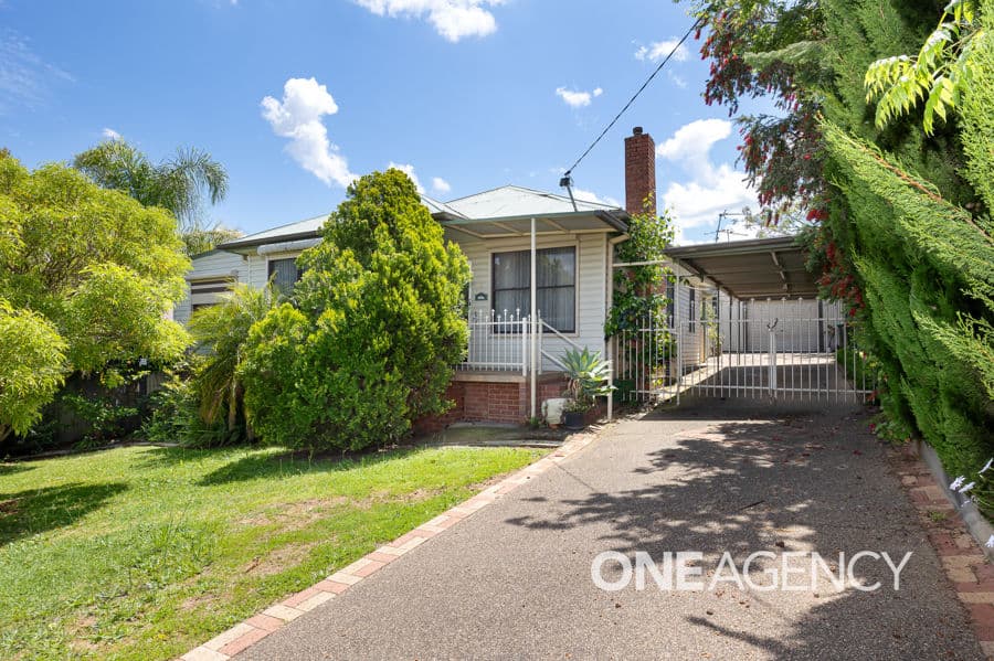 11 BOLGER Avenue, Mount Austin, Mount Austin - Image 1