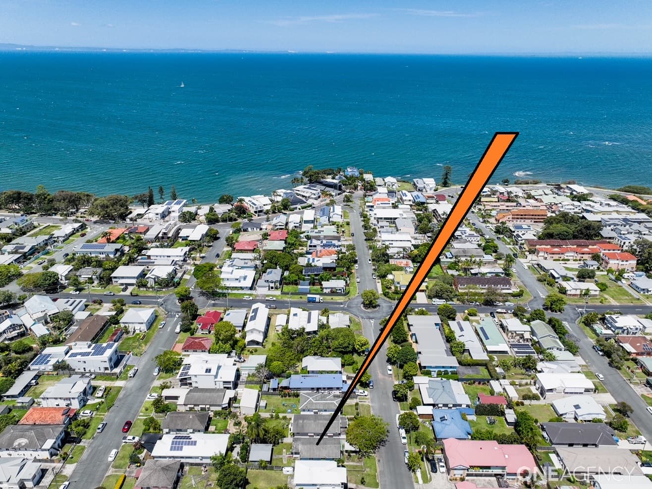 24 Bailey Street, Woody Point, Woody Point - Thumbnail 2