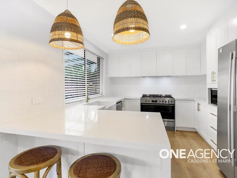 30 Pine Creek Circuit, St Clair, St Clair - Thumbnail 2