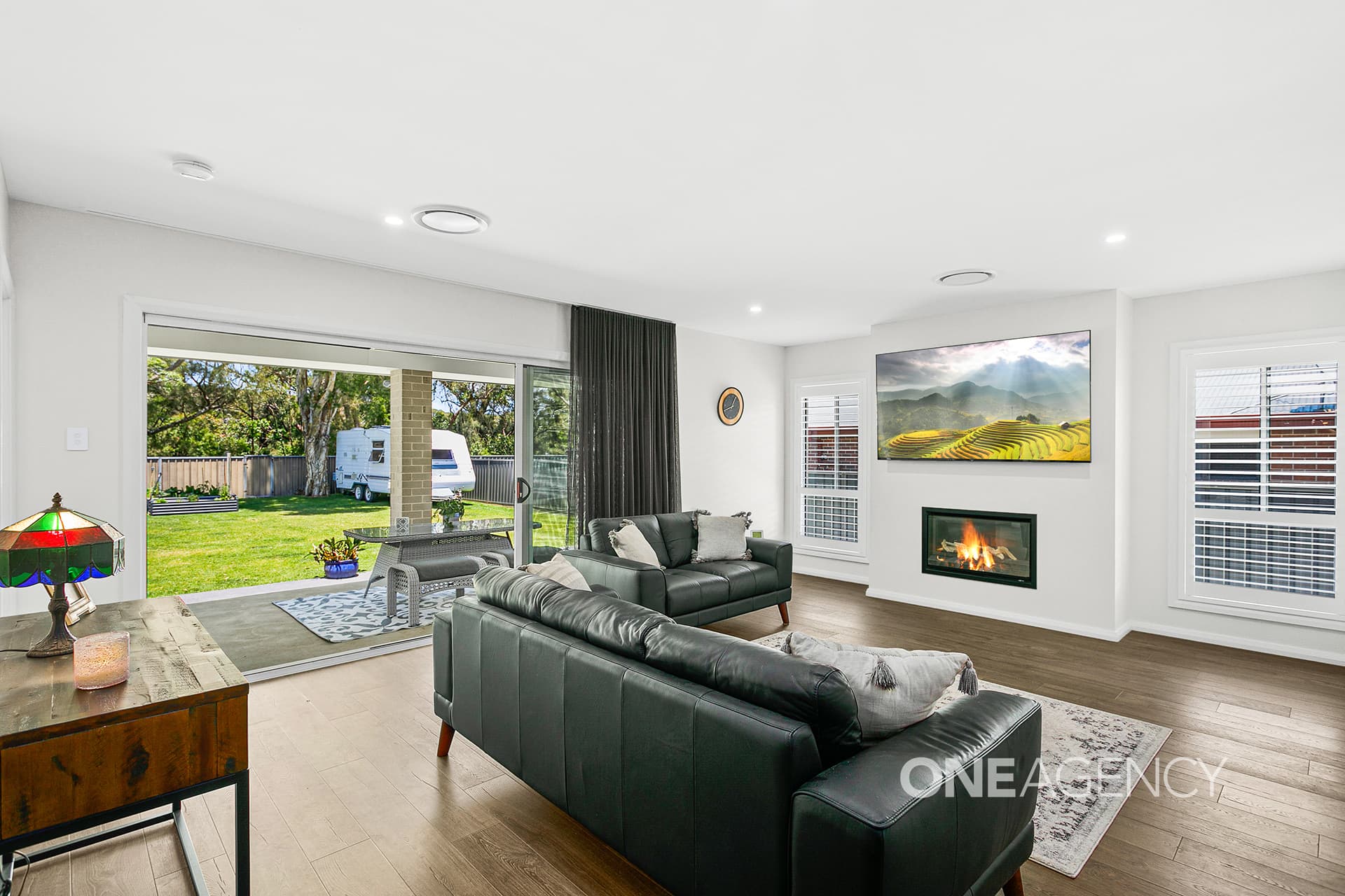 14 The Esplanade, Oak Flats, Oak Flats - Thumbnail 2