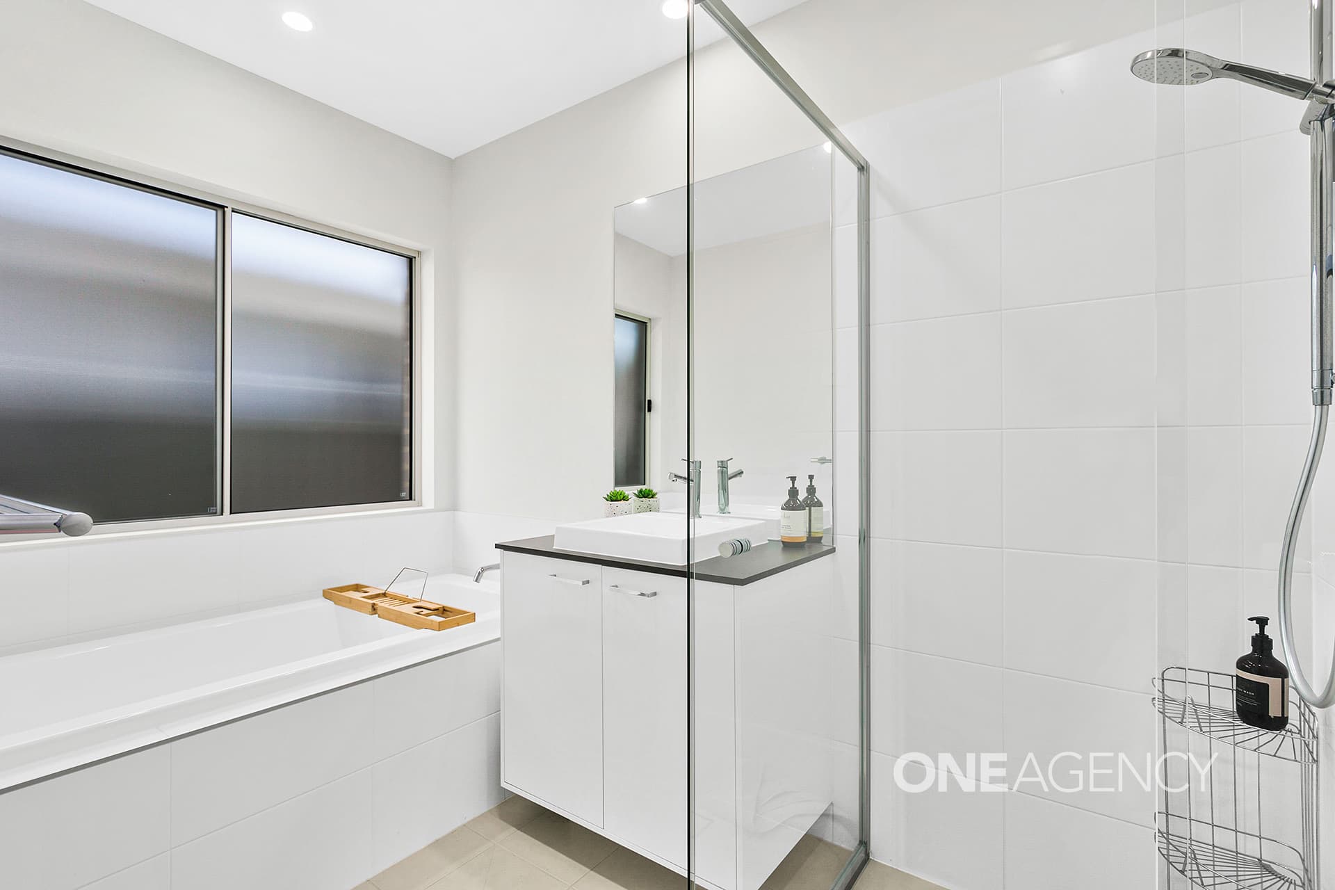 14 The Esplanade, Oak Flats, Oak Flats - Thumbnail 4