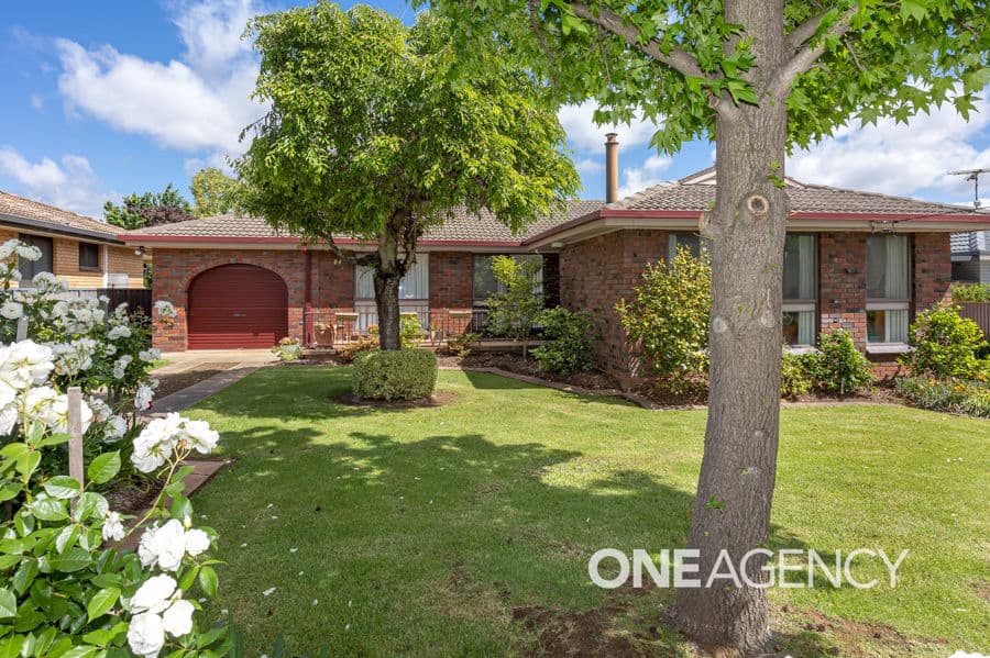 84 VINCENT Road, Lake Albert, Lake Albert - Image 1