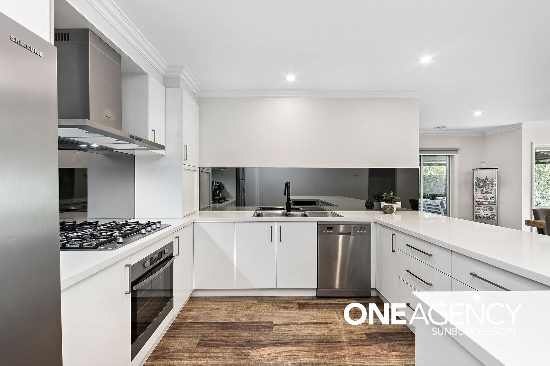 16 Jardine Crescent, Sunbury, Sunbury - Thumbnail 3