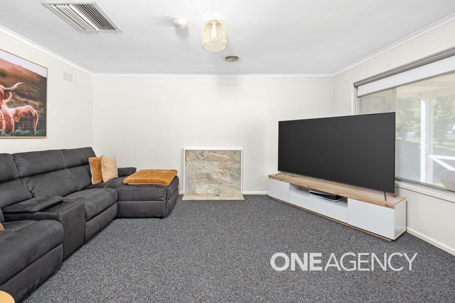 19 LEAVENWORTH Drive, Mount Austin, Mount Austin - Thumbnail 2