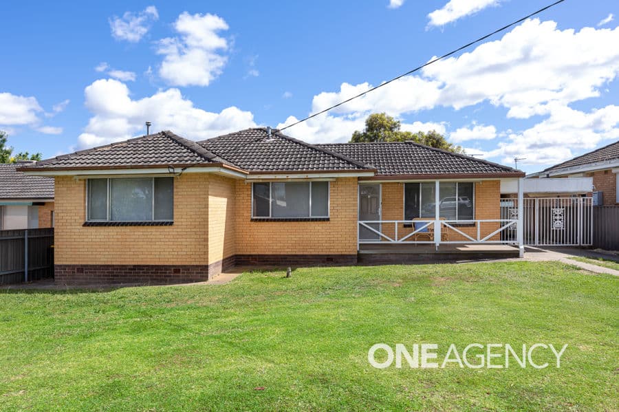 19 LEAVENWORTH Drive, Mount Austin, Mount Austin - Image 1