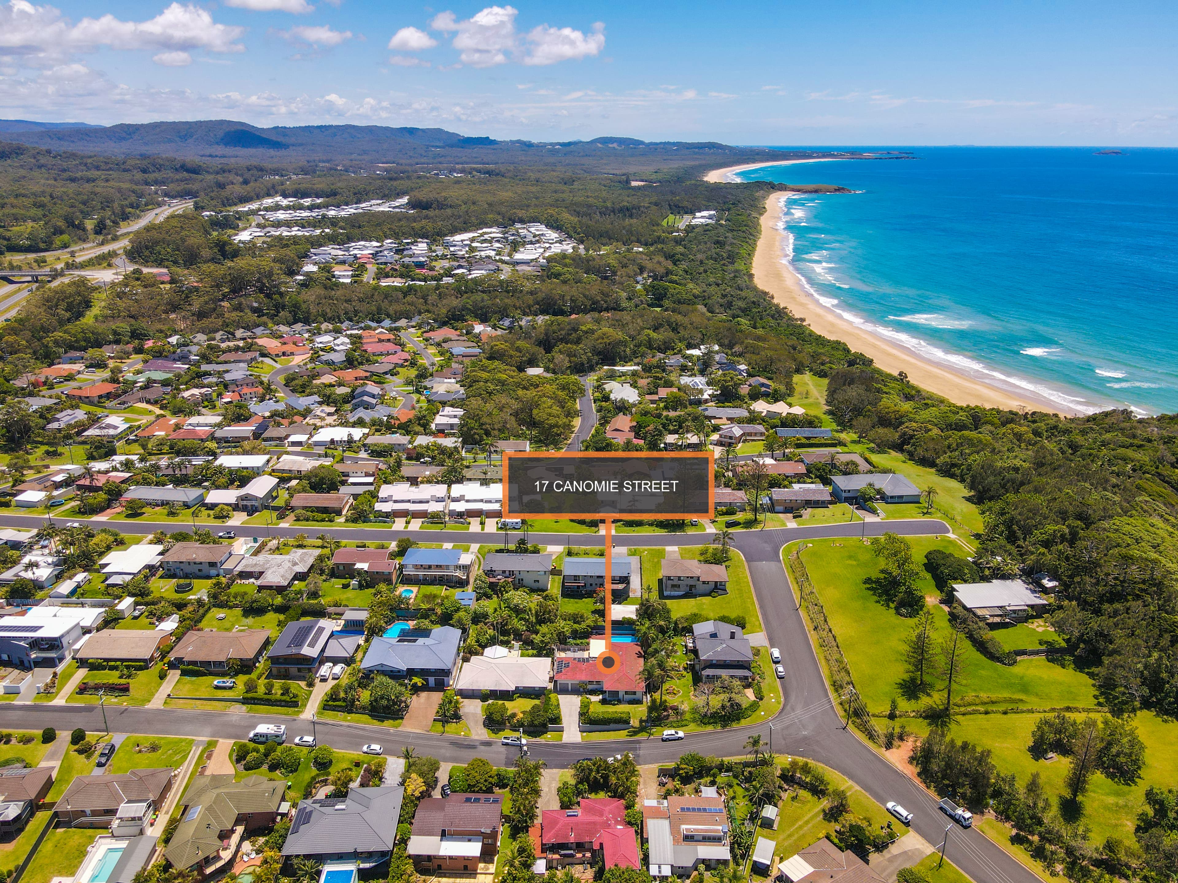 17 Canomie Street, Sapphire Beach, Sapphire Beach - Thumbnail 2