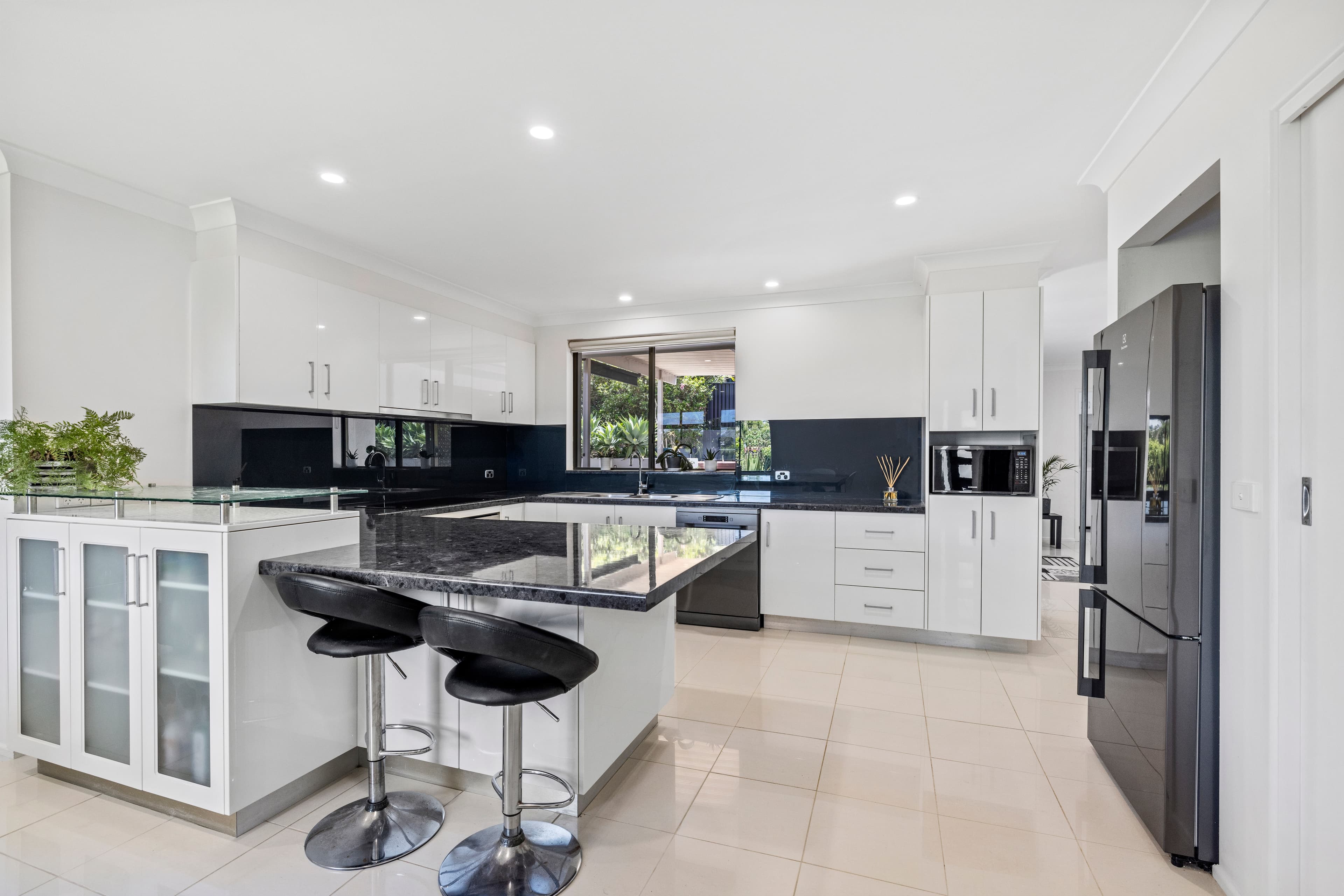 17 Canomie Street, Sapphire Beach, Sapphire Beach - Thumbnail 7