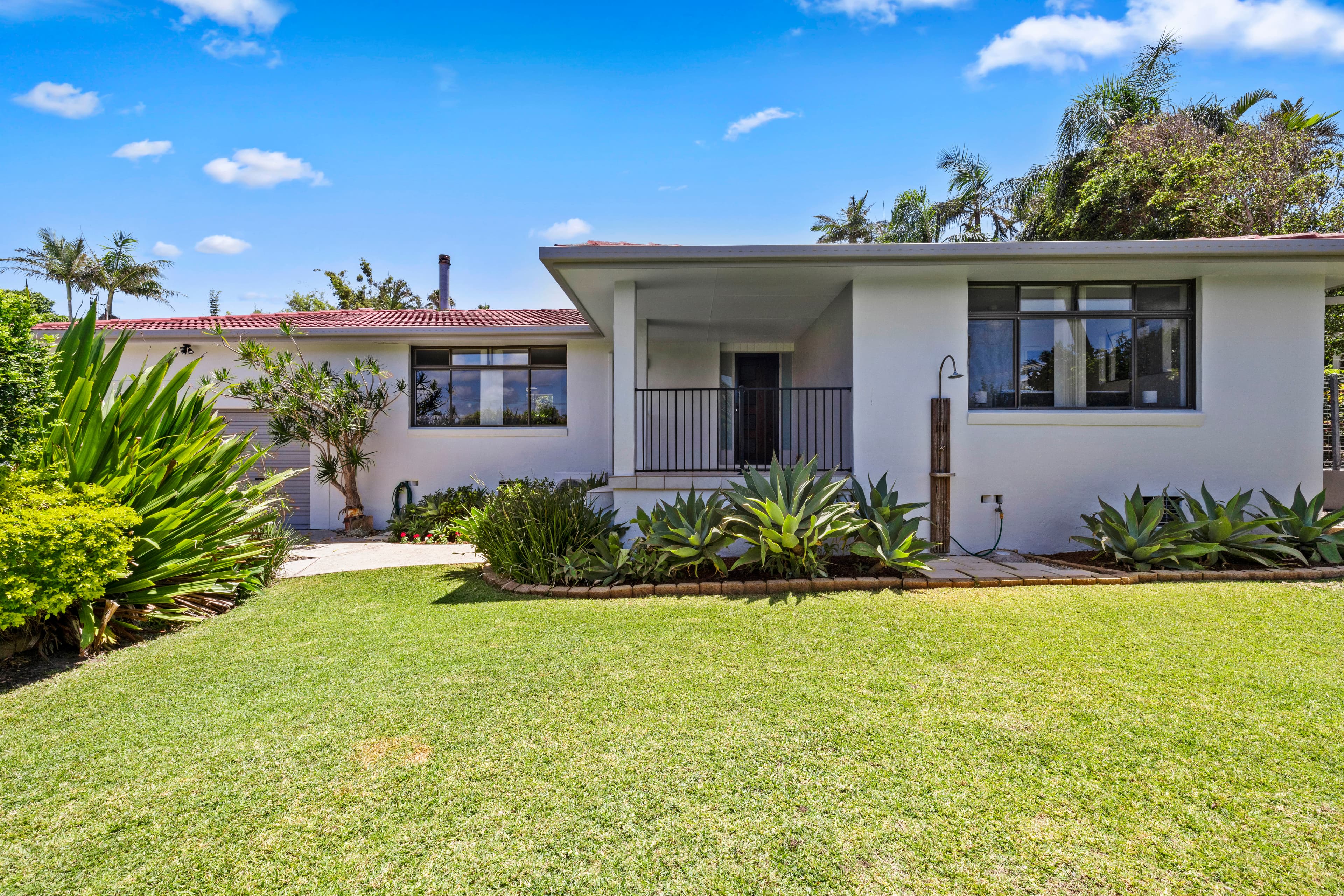 17 Canomie Street, Sapphire Beach, Sapphire Beach - Thumbnail 5