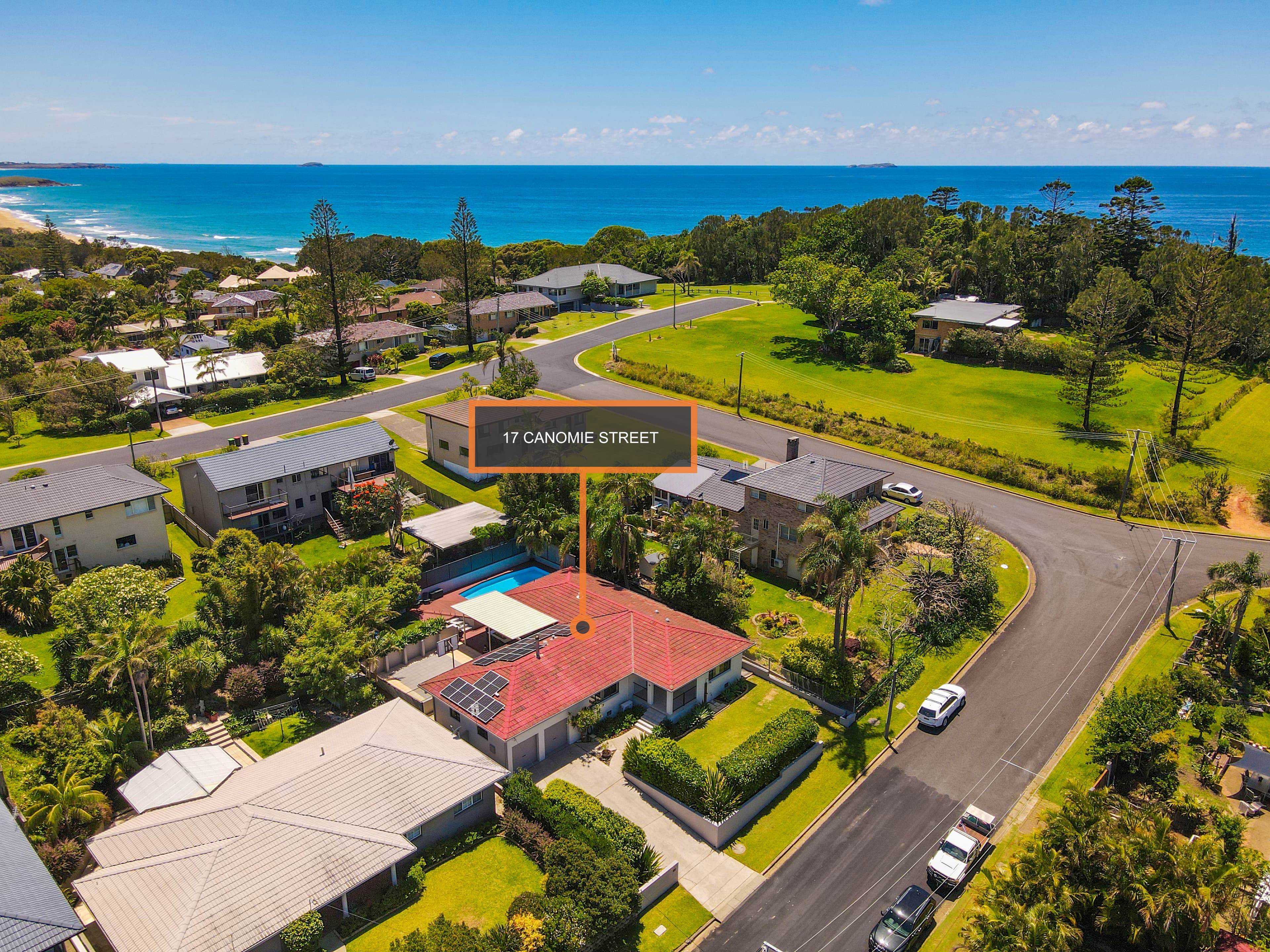 17 Canomie Street, Sapphire Beach, Sapphire Beach - Image 1