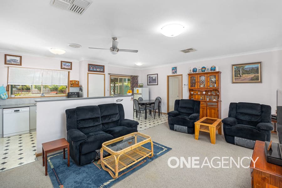 37 GREGADOO Road, Lake Albert, Lake Albert - Thumbnail 4