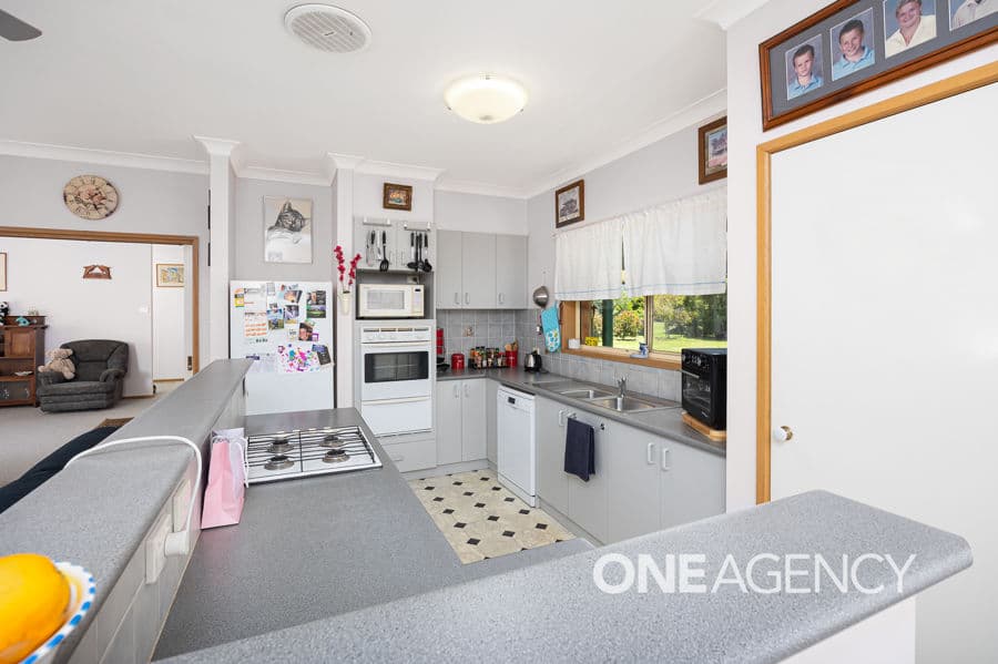 37 GREGADOO Road, Lake Albert, Lake Albert - Thumbnail 6