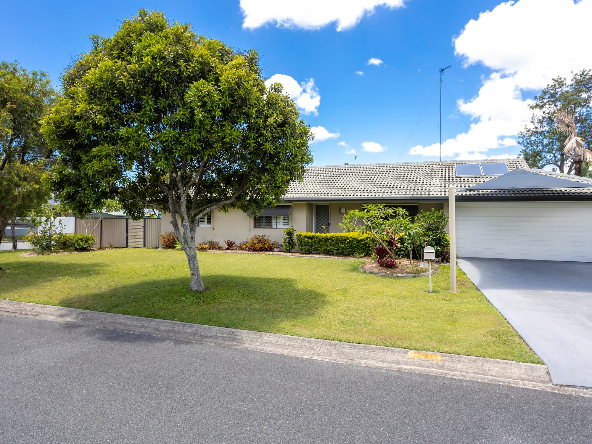 2 Pipit Parade, Burleigh Waters, Burleigh Waters - Image 1