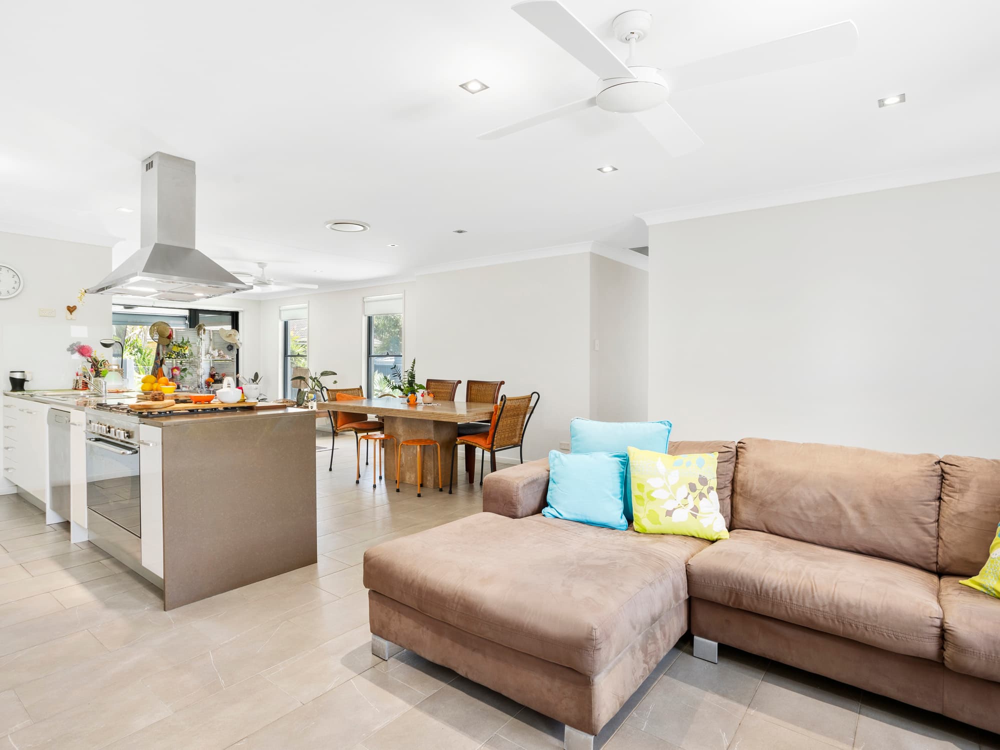 8 Newstead Street, Burleigh Waters, Burleigh Waters - Thumbnail 3