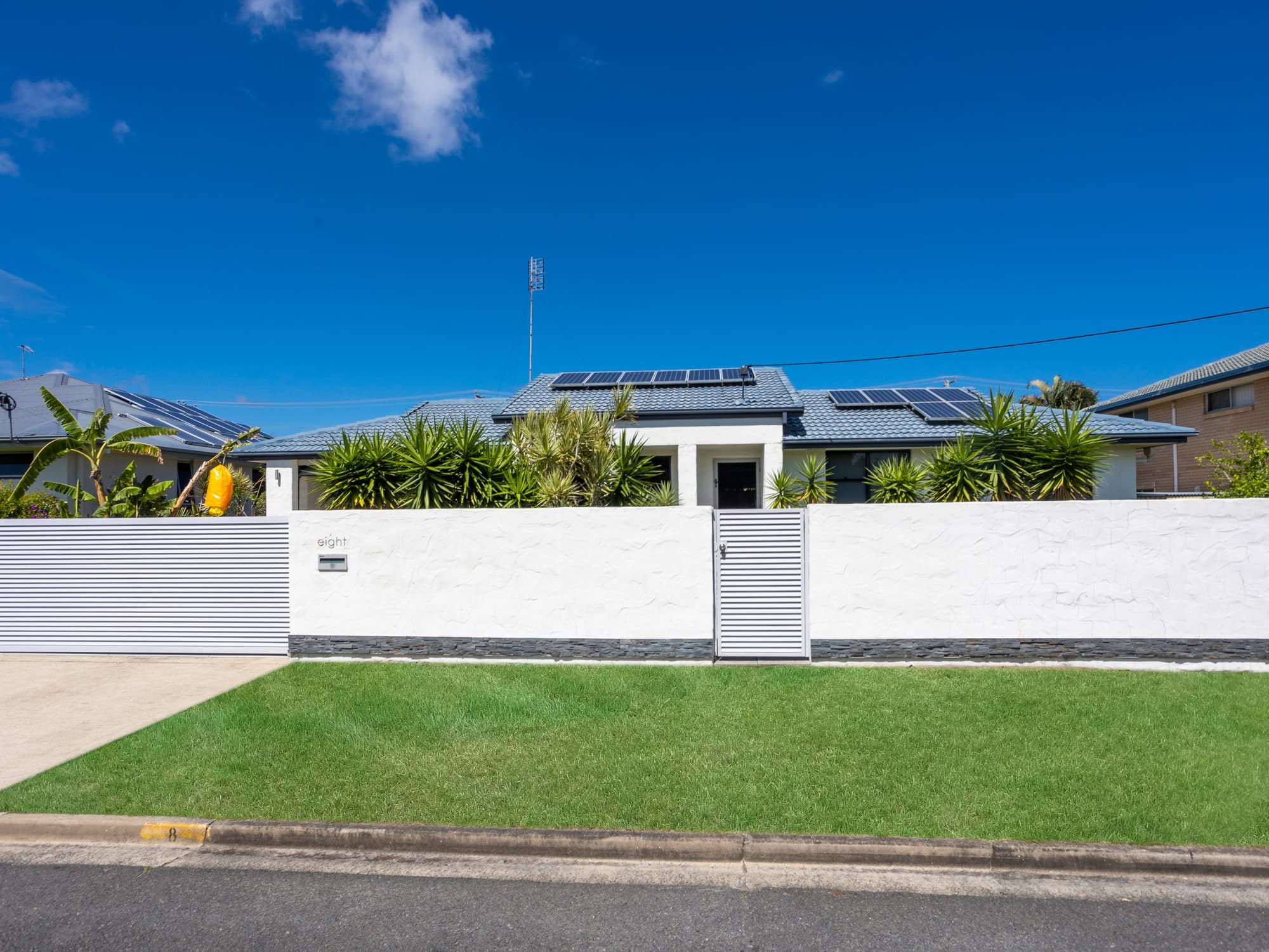 8 Newstead Street, Burleigh Waters, Burleigh Waters - Image 1