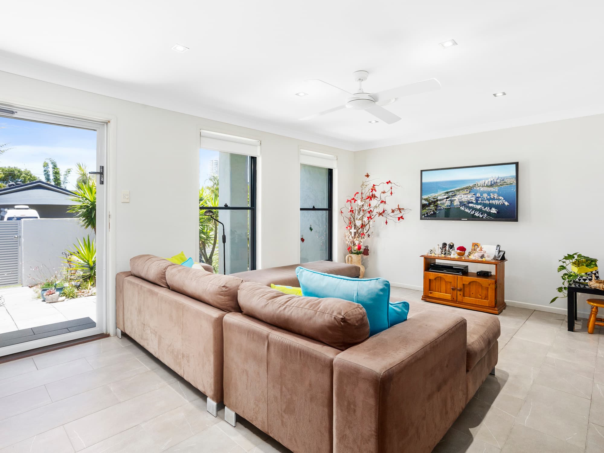 8 Newstead Street, Burleigh Waters, Burleigh Waters - Thumbnail 5