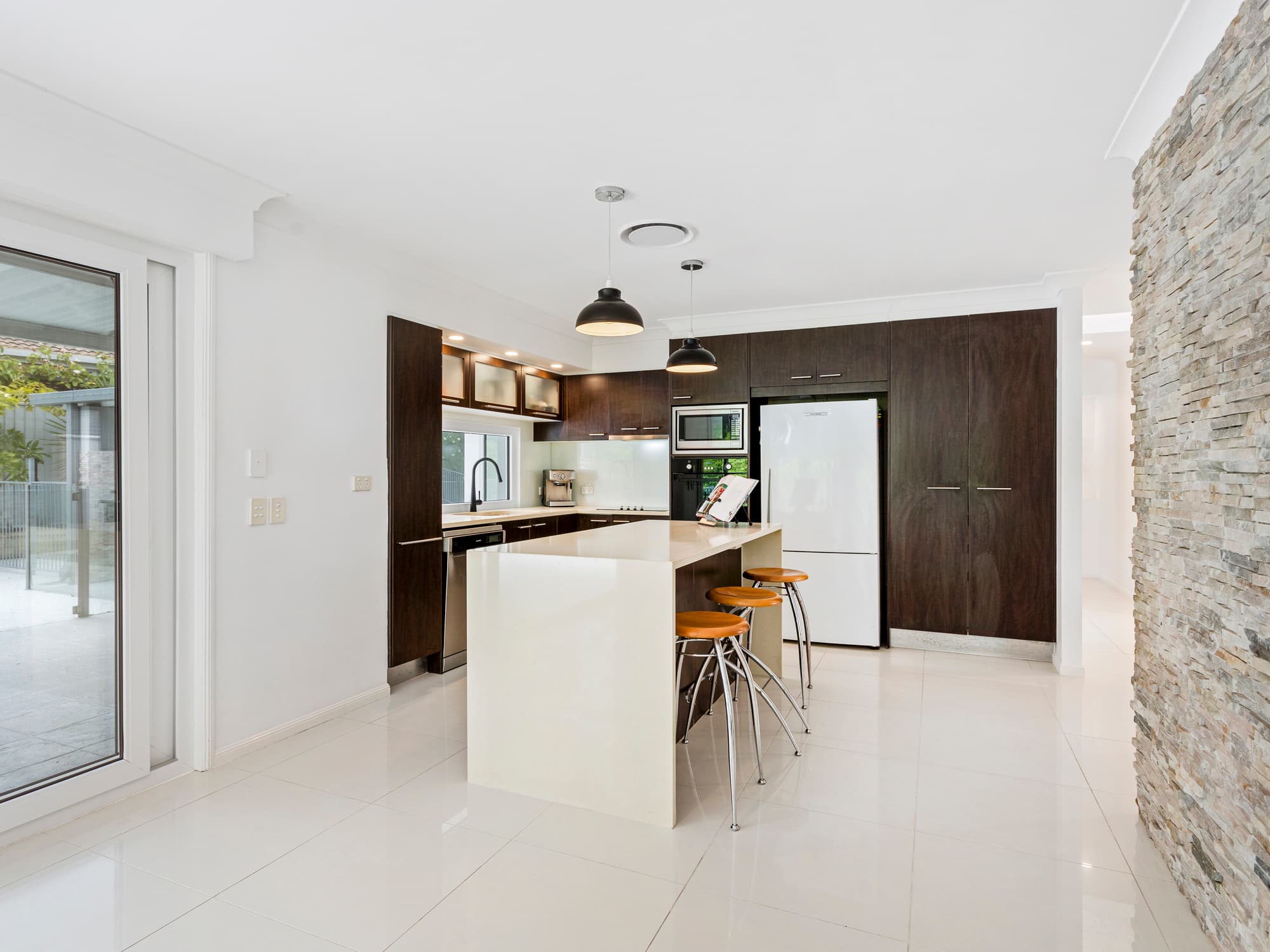 3 Whitehead Drive, Burleigh Waters, Burleigh Waters - Thumbnail 8