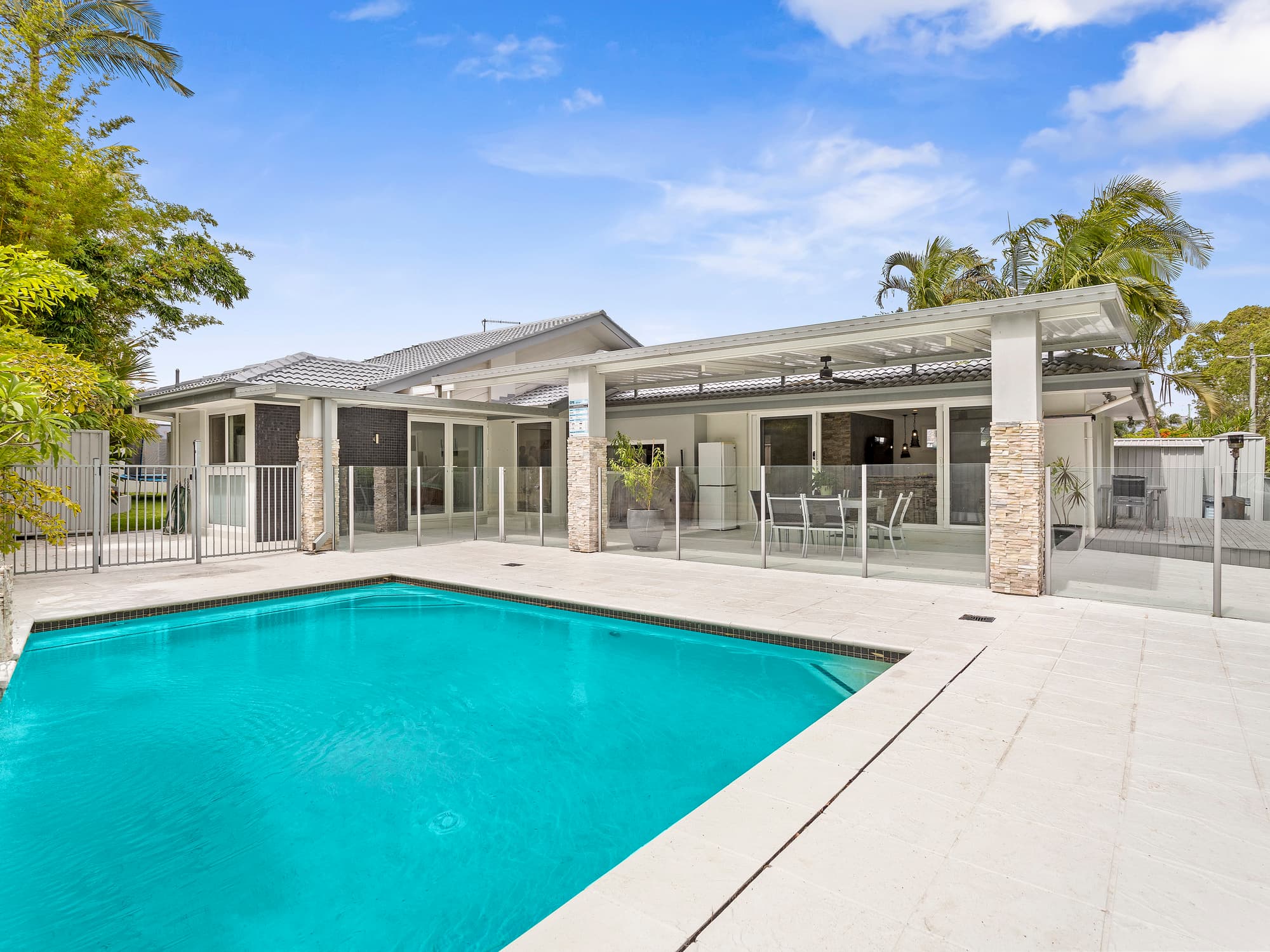 3 Whitehead Drive, Burleigh Waters, Burleigh Waters - Thumbnail 3