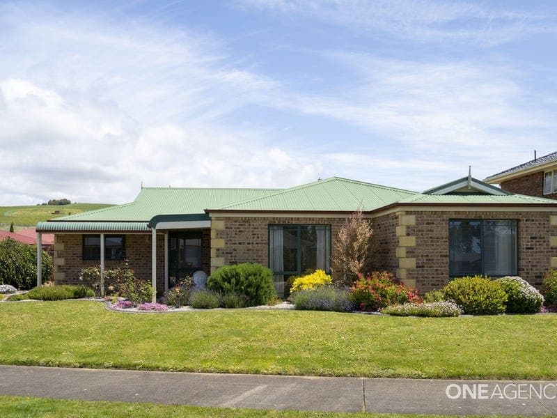 3 Panorama Crescent, Cooee, Cooee - Image 1