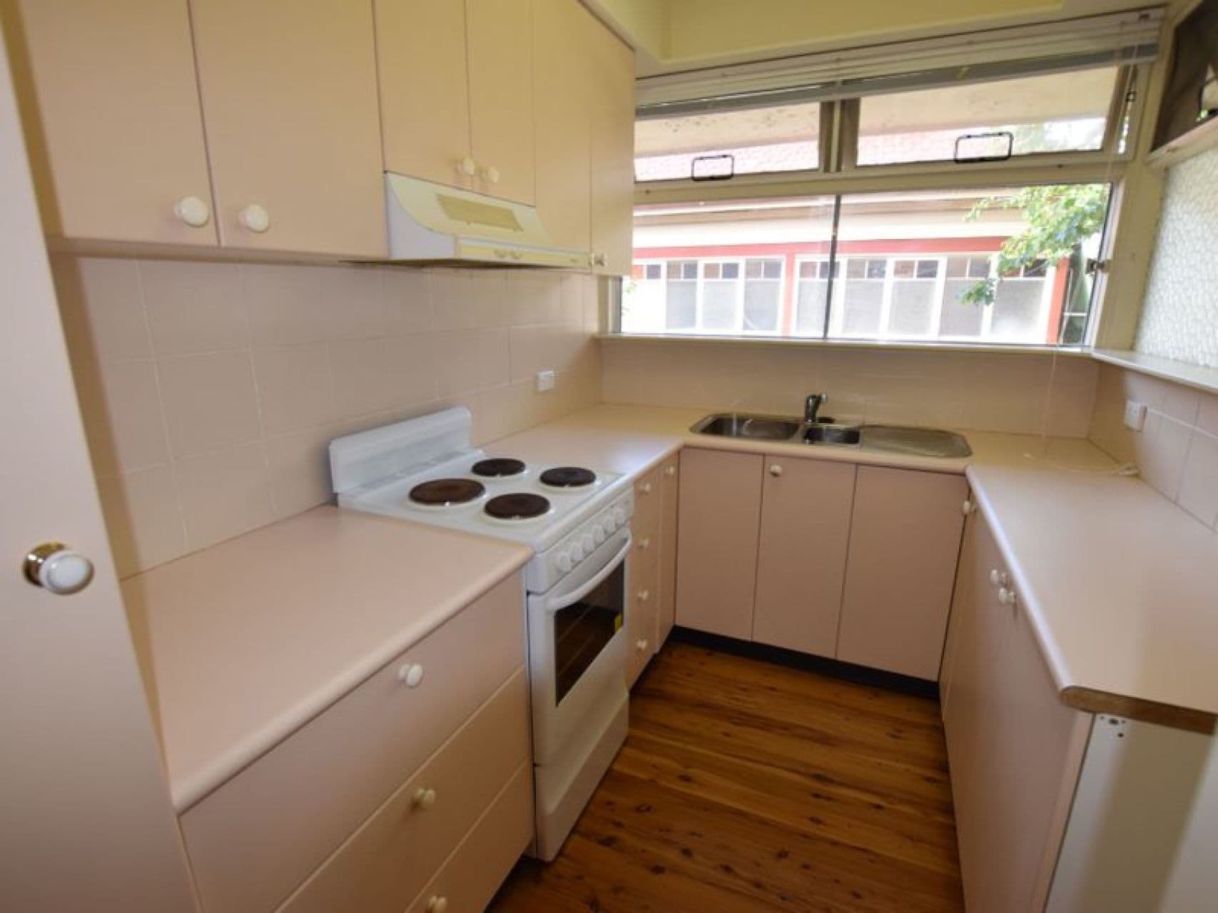2/193 Albany Street, Point Frederick, Point Frederick - Thumbnail 6