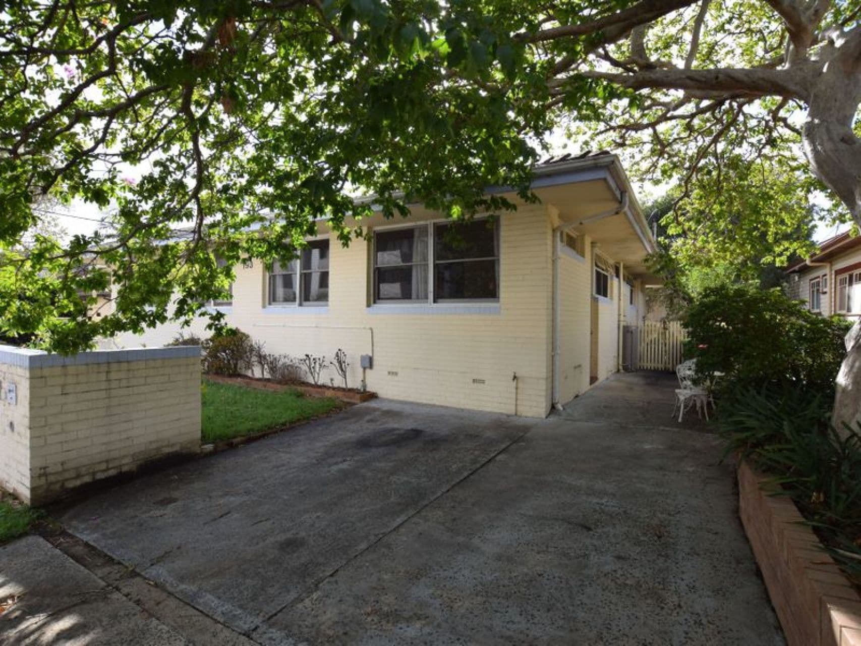2/193 Albany Street, Point Frederick, Point Frederick - Image 1