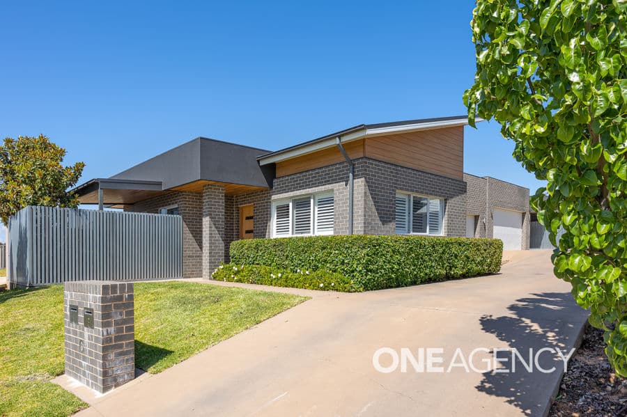 1/6 ROSE Place, Boorooma, Boorooma - Thumbnail 2