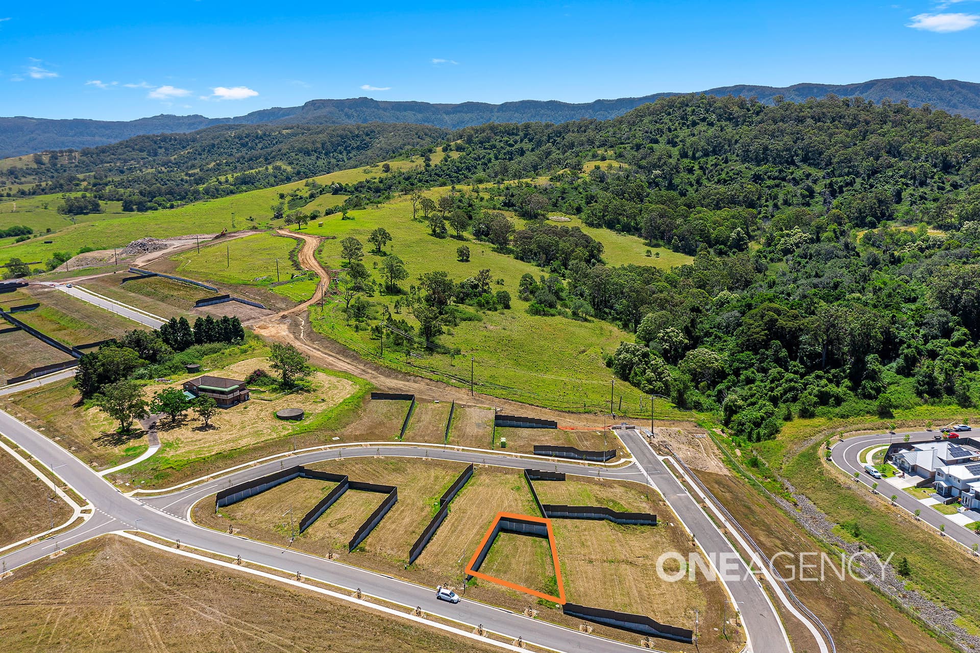 4 Bristlebird Drive, Calderwood, Calderwood - Thumbnail 2