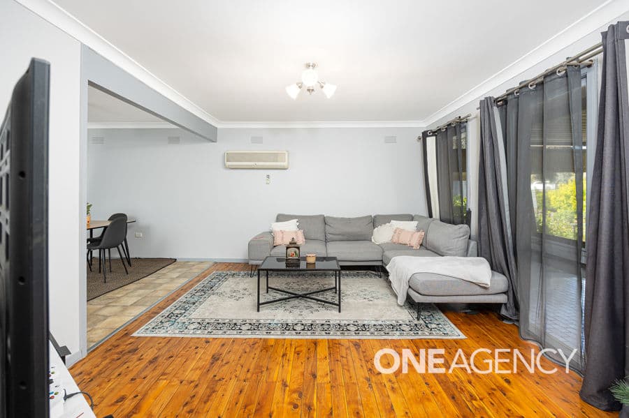 214 BOURKE Street, Tolland, Tolland - Thumbnail 2