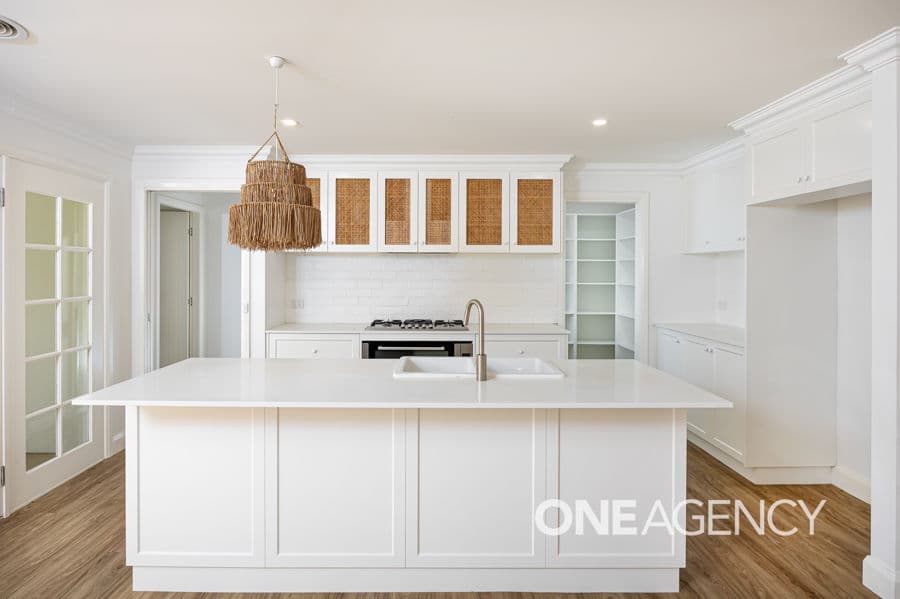 16 KELLERMAN Crescent, Boorooma, Boorooma - Thumbnail 4