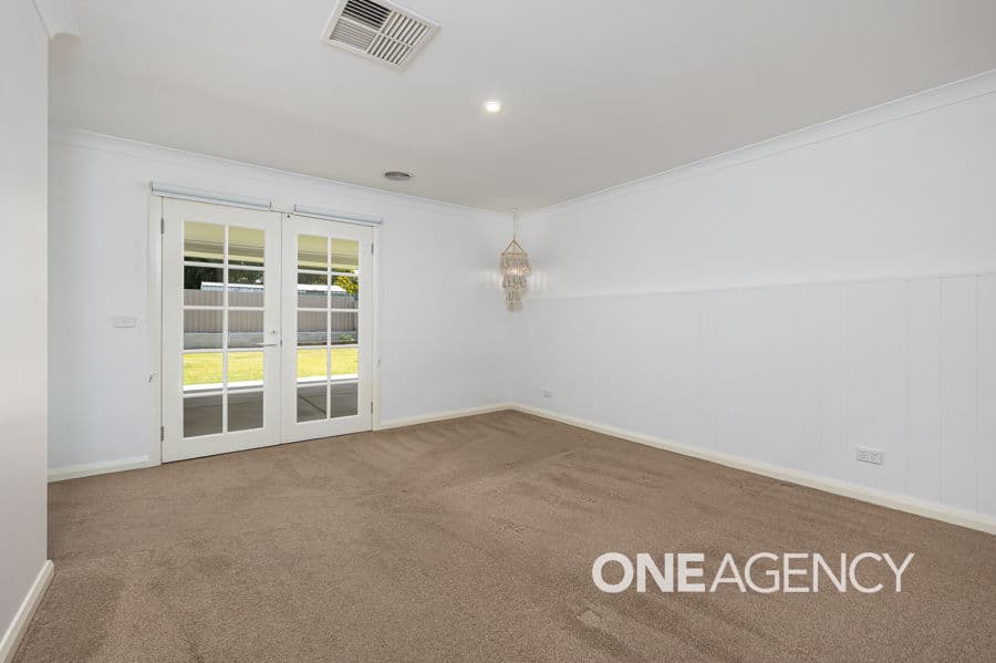 16 KELLERMAN Crescent, Boorooma, Boorooma - Thumbnail 5