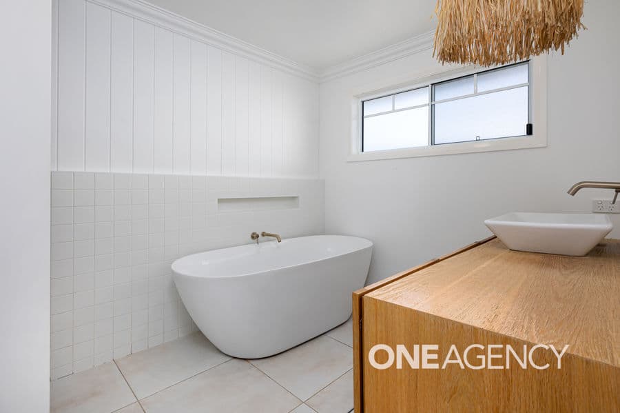 16 KELLERMAN Crescent, Boorooma, Boorooma - Thumbnail 8