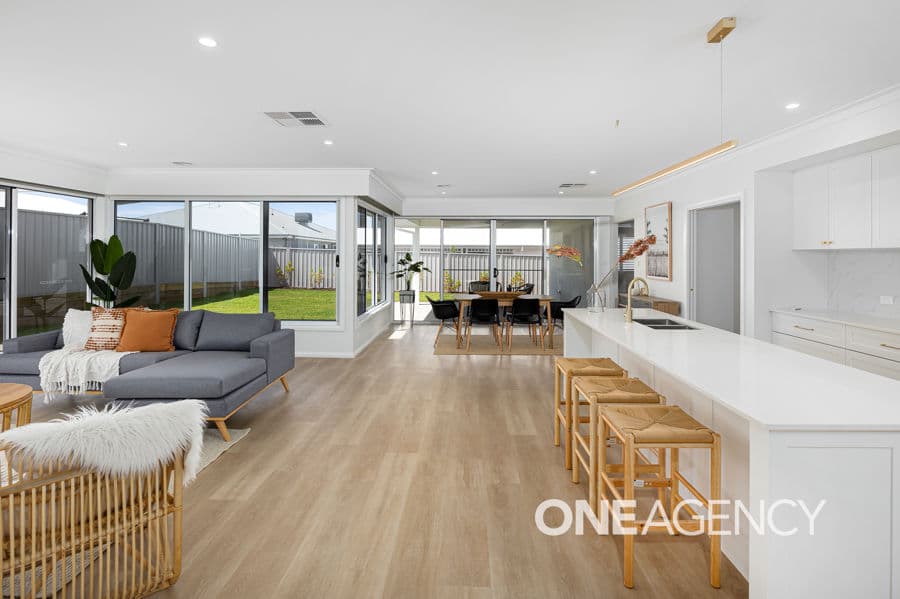 14 BONDI Crescent, Gobbagombalin, Gobbagombalin - Thumbnail 2