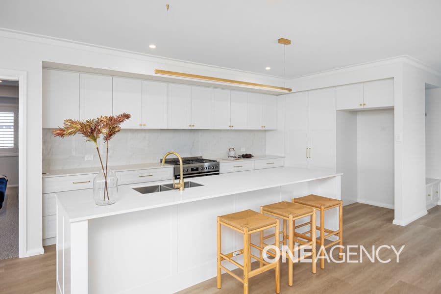 14 BONDI Crescent, Gobbagombalin, Gobbagombalin - Thumbnail 3