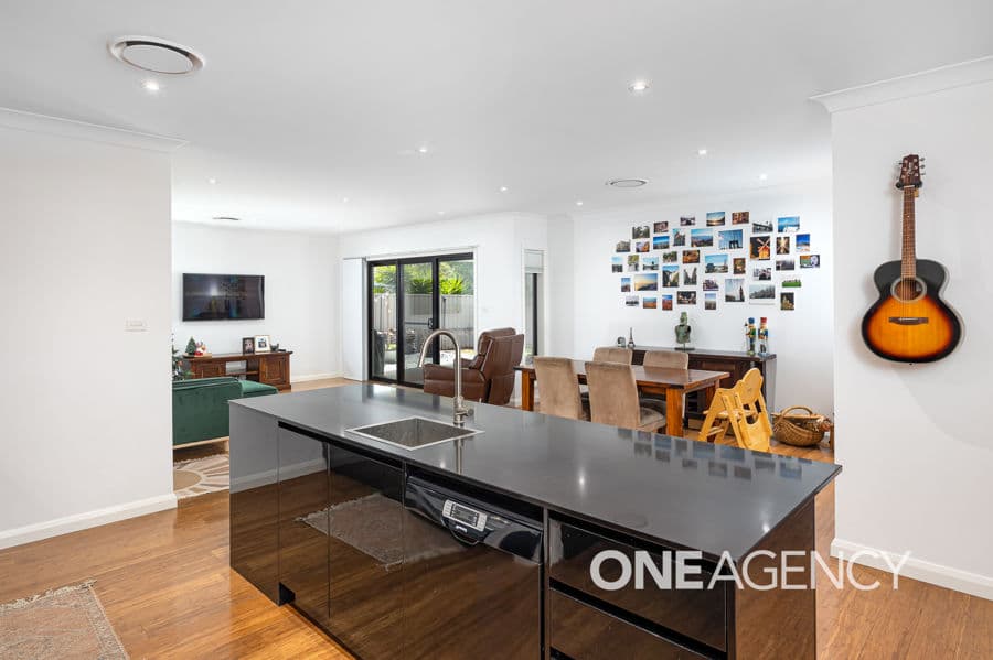 55 DURACK Circuit, Boorooma, Boorooma - Thumbnail 2