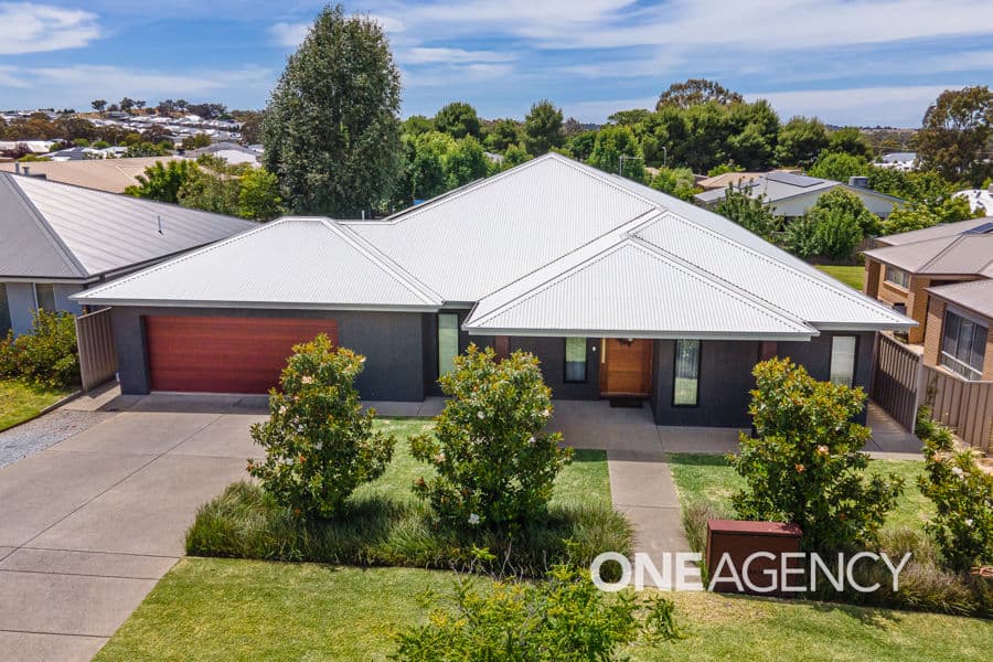 55 DURACK Circuit, Boorooma, Boorooma - Image 1
